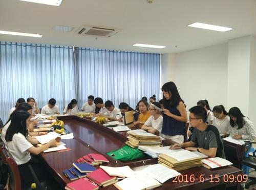 av视频
学生第三党支部“两学一做”学习图片