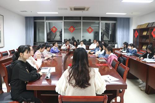 av视频
组织各班团支书学习党史